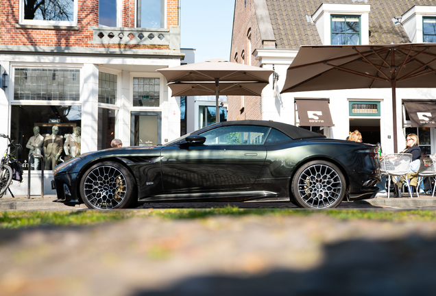 Aston Martin DBS 770 Ultimate Volante