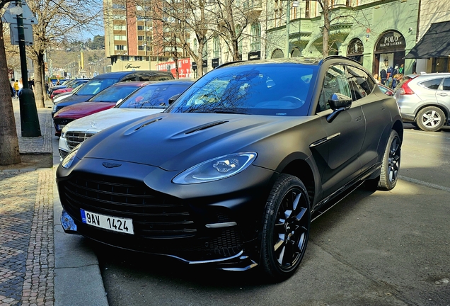 Aston Martin DBX707