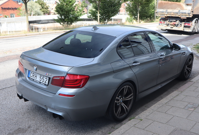 BMW M5 F10 2011
