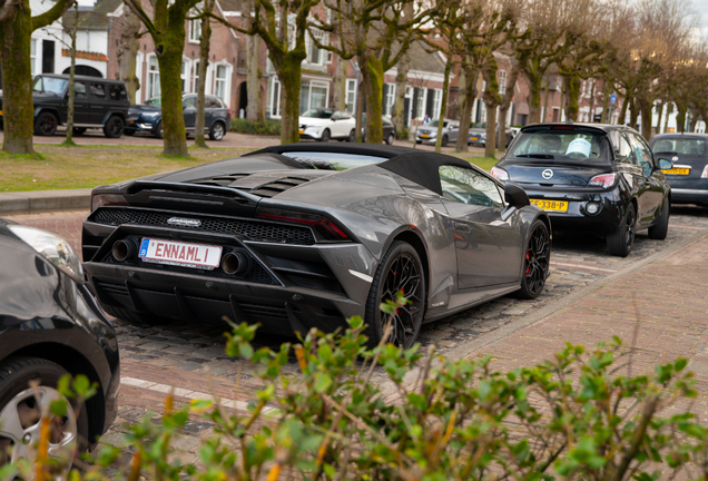 Lamborghini Huracán LP640-4 EVO Spyder