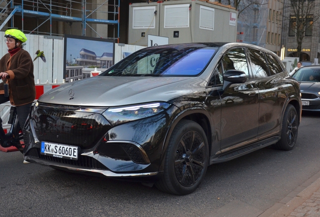 Mercedes-Maybach EQS 680 SUV Night Series