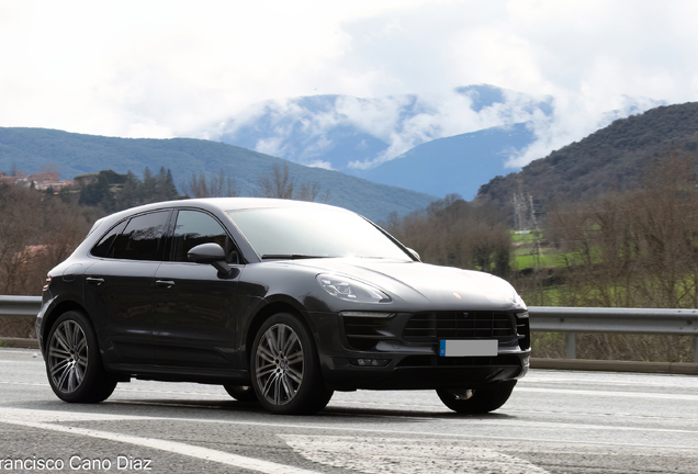 Porsche 95B Macan GTS