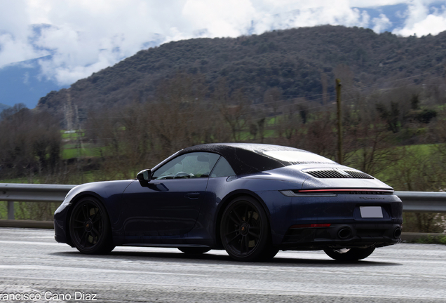 Porsche 992 Carrera 4 GTS Cabriolet