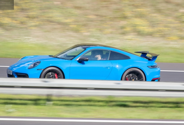 Porsche 992 Carrera 4S