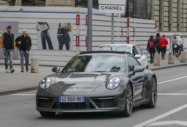 Porsche 992 Carrera 4S