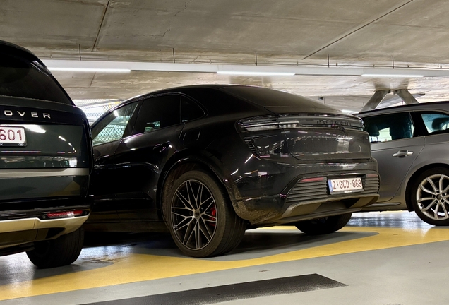 Porsche Macan EV Turbo