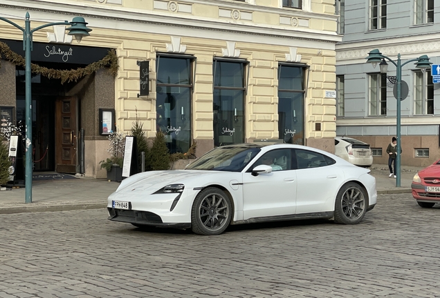 Porsche Taycan Turbo S