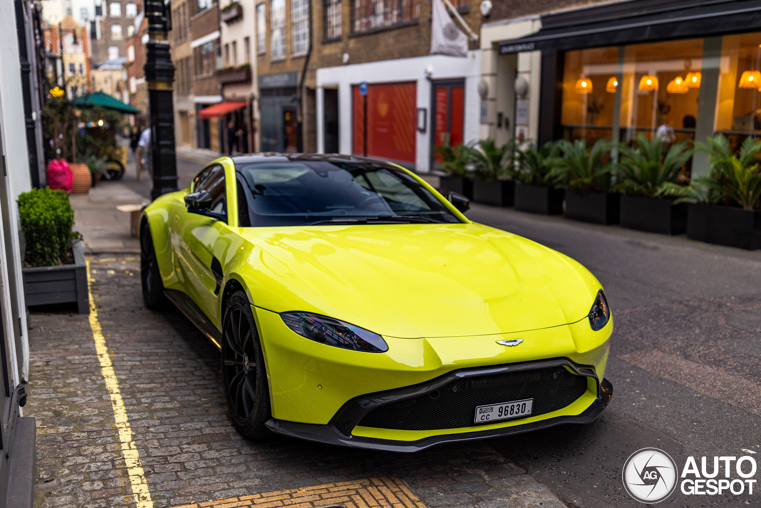Aston Martin V8 Vantage 2018