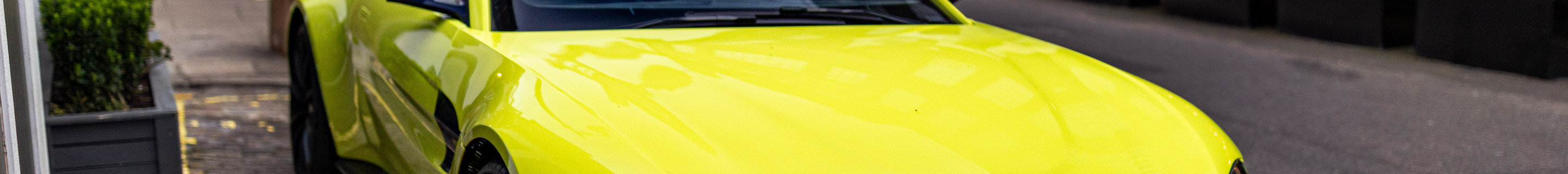 Aston Martin V8 Vantage 2018