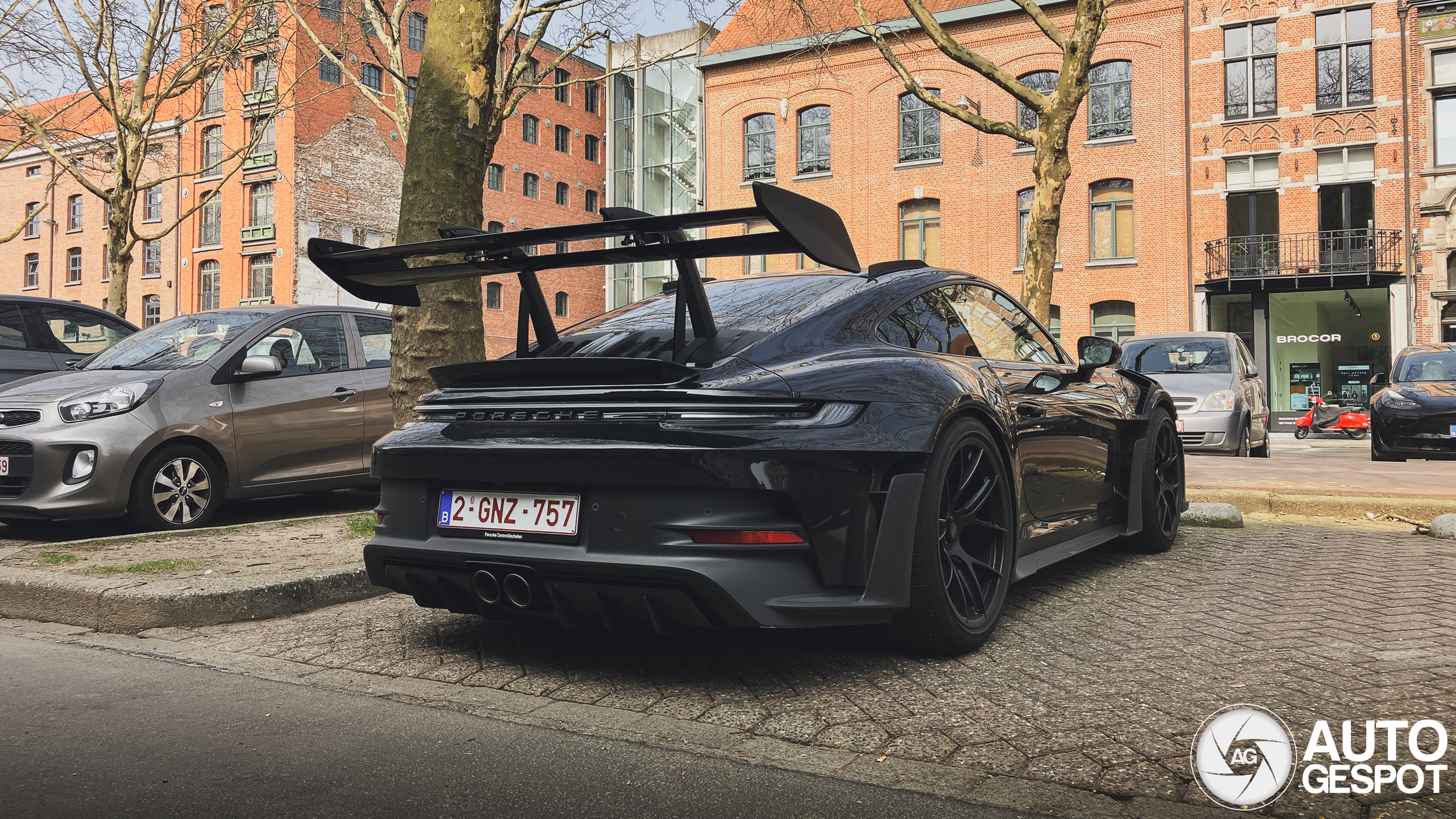 Porsche 992 GT3 RS Weissach Package