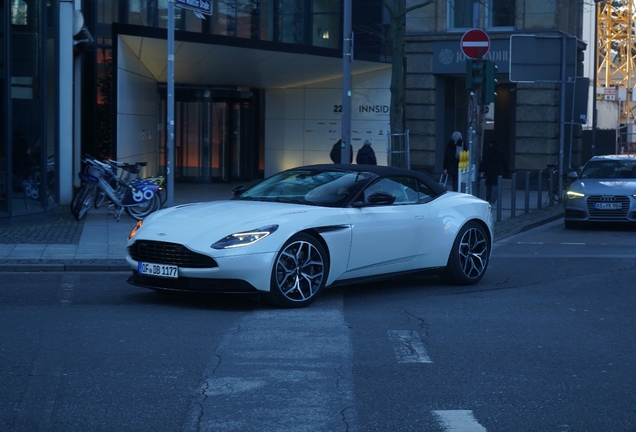 Aston Martin DB11 V8 Volante