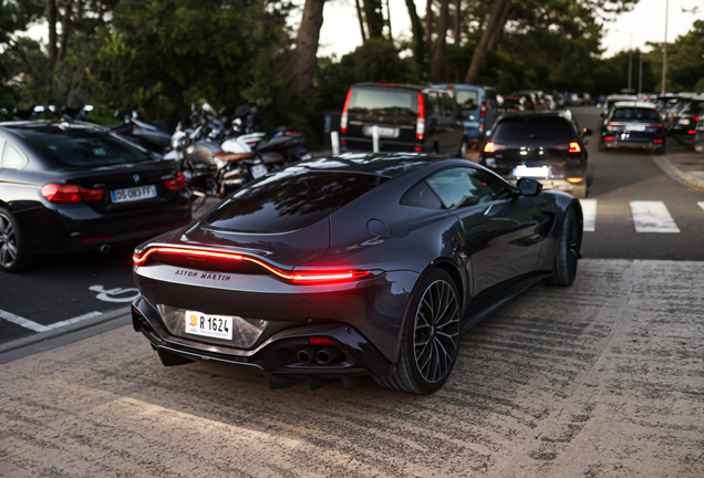Aston Martin V8 Vantage 2018