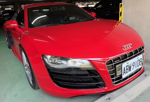 Audi R8 V10