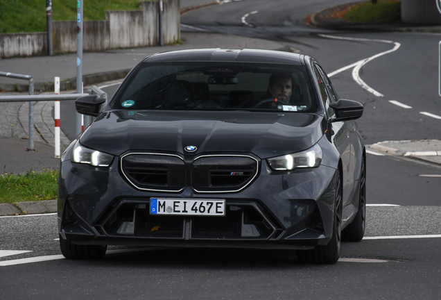 BMW M5 G90