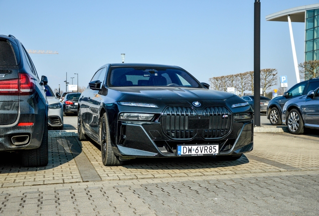 BMW M760e xDrive