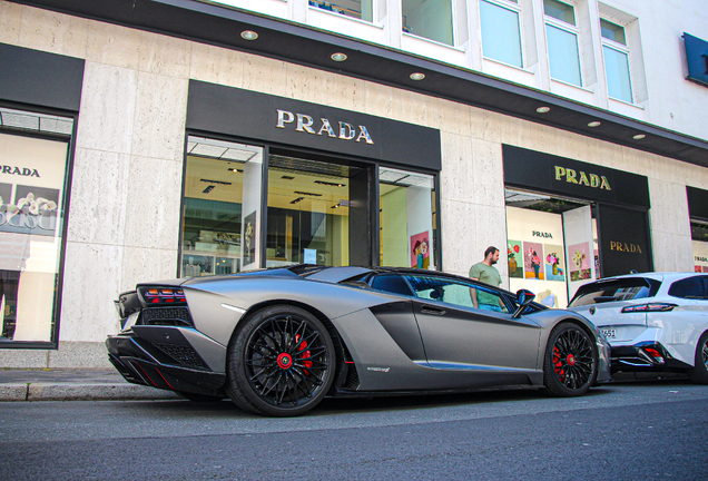 Lamborghini Aventador S LP740-4 Roadster