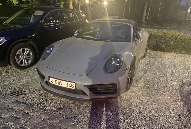 Porsche 992 Carrera 4 GTS Cabriolet