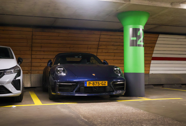 Porsche 992 Carrera 4S Cabriolet