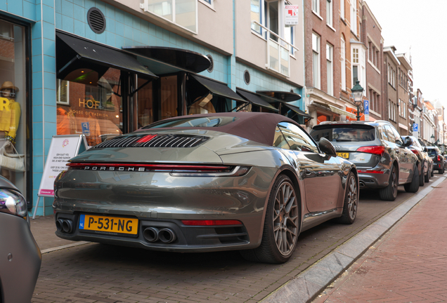 Porsche 992 Carrera 4S Cabriolet