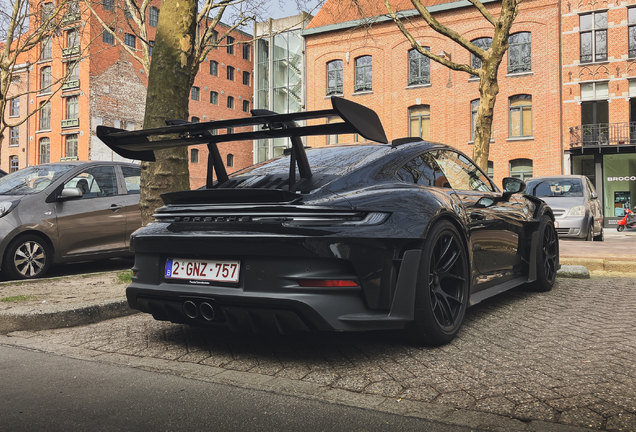 Porsche 992 GT3 RS Weissach Package