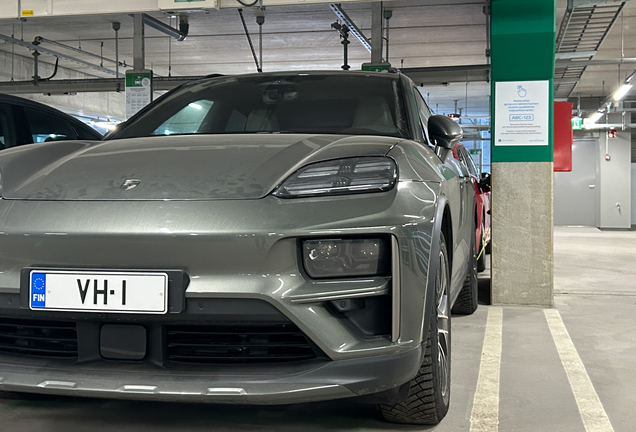 Porsche Macan EV Turbo