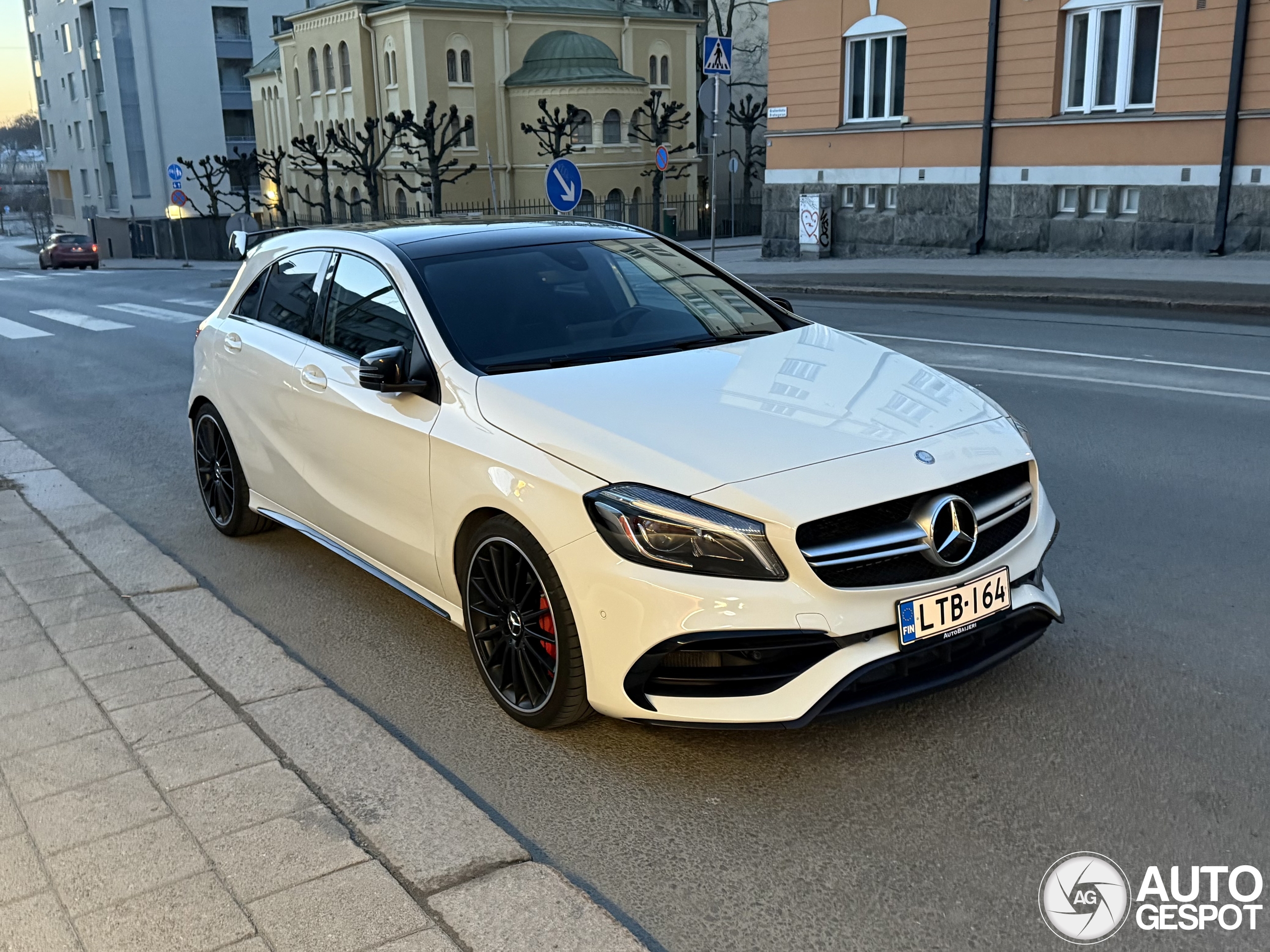 Mercedes-AMG A 45 W176 2015