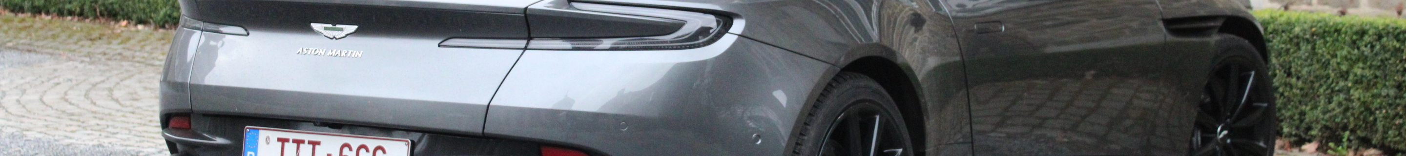 Aston Martin DB11