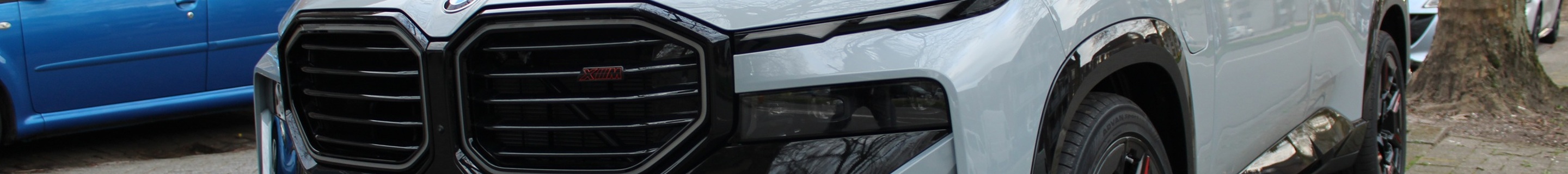 BMW XM G09 Label Red