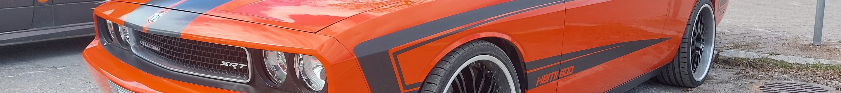 Dodge Challenger SRT-8