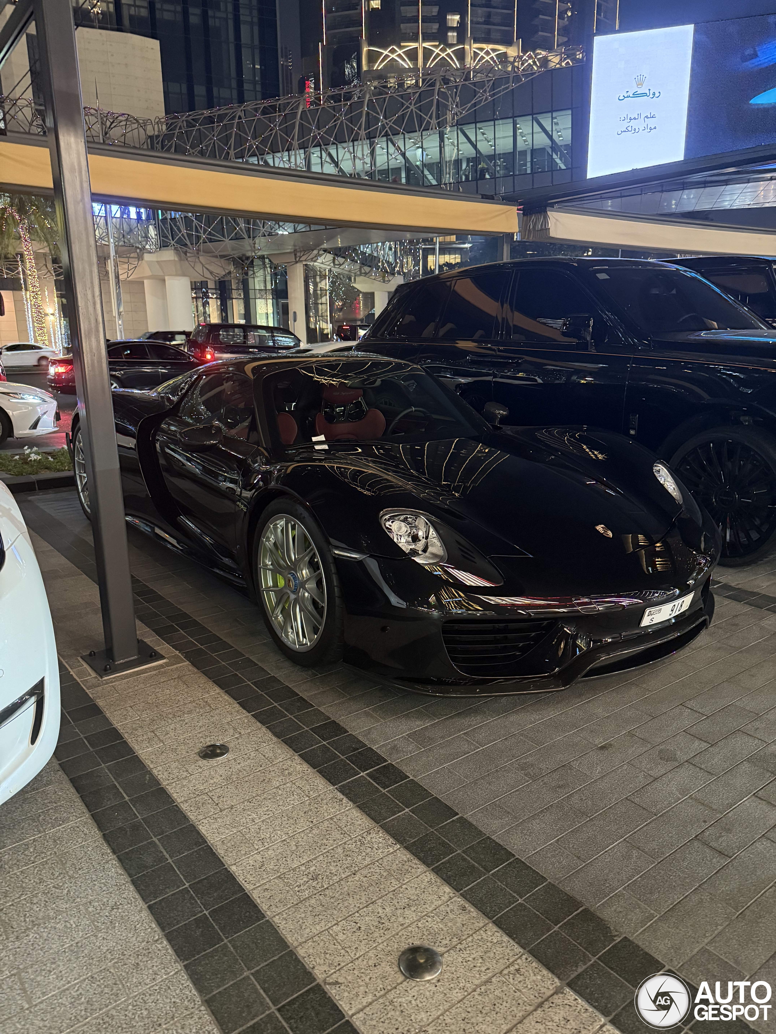 Porsche 918 Spyder Weissach Package