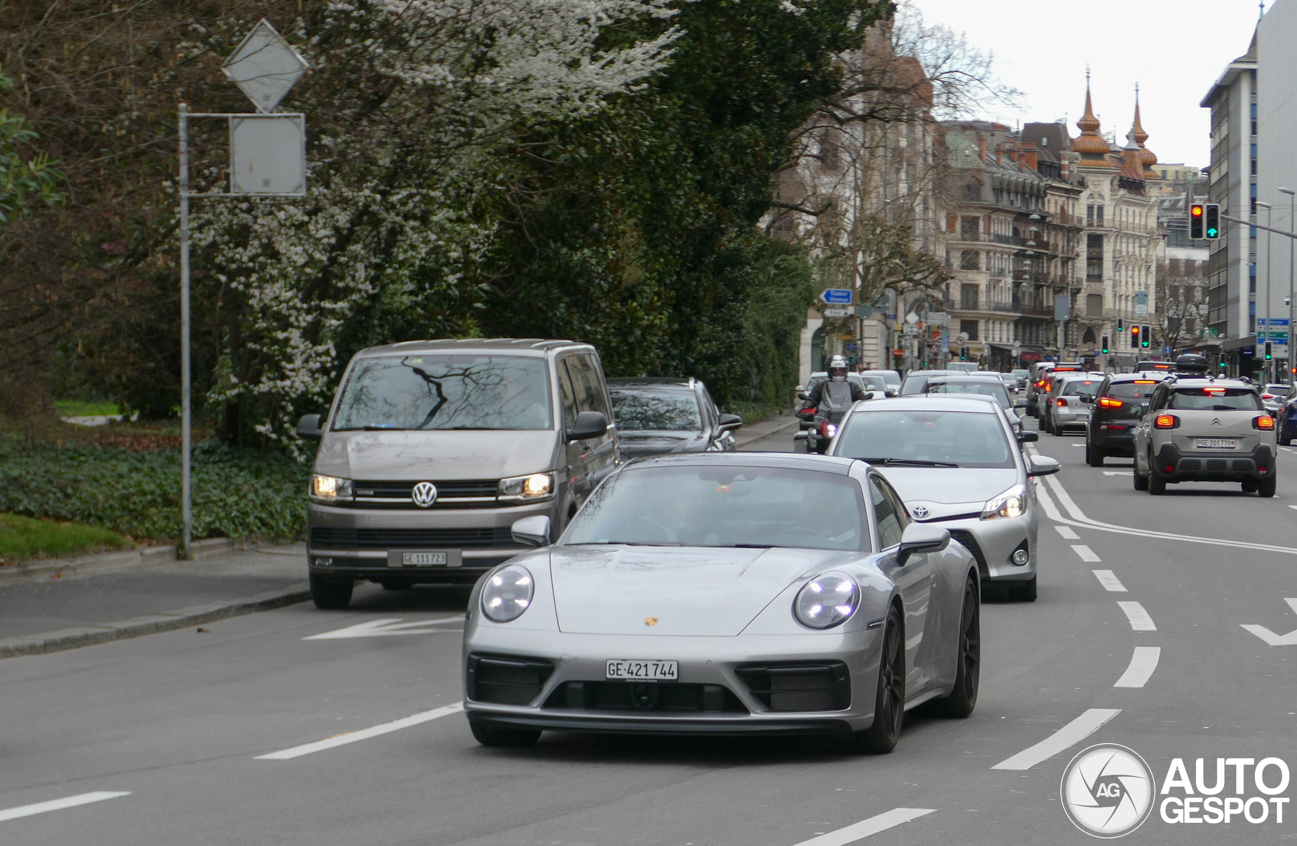 Porsche 992 Carrera 4 GTS