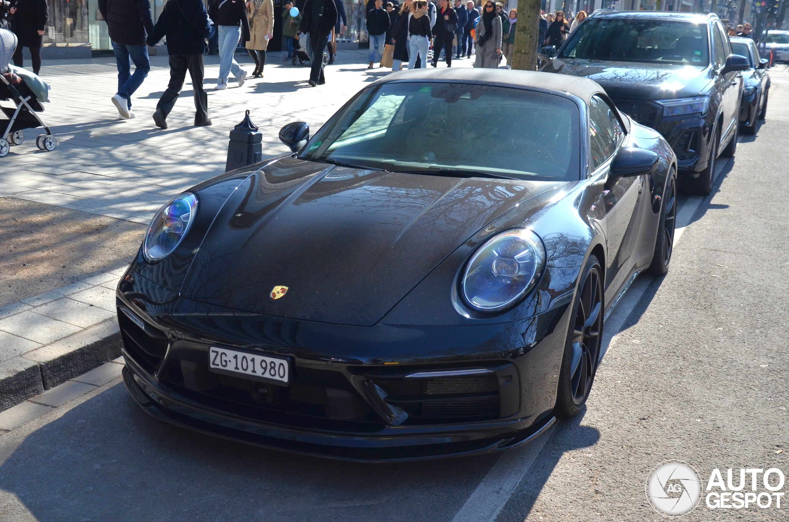 Porsche 992 Carrera 4S Cabriolet