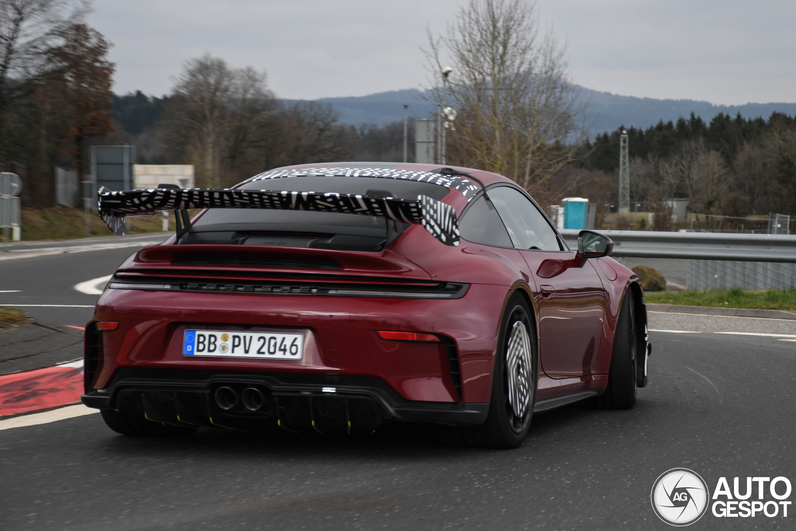 A track monster in the making: Porsche 992 GT3 MkII Manthey Racing