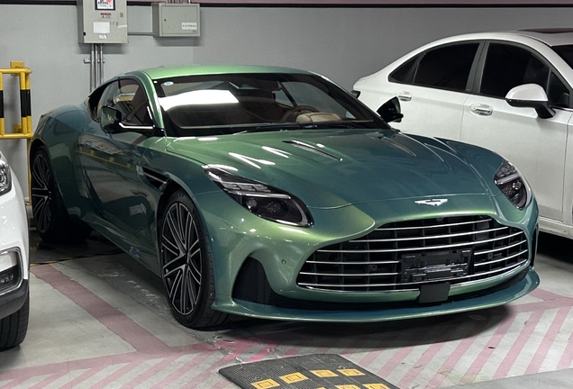 Aston Martin DB12