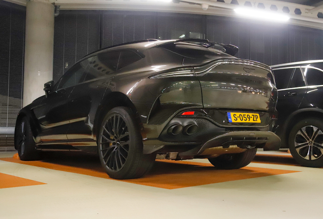 Aston Martin DBX707