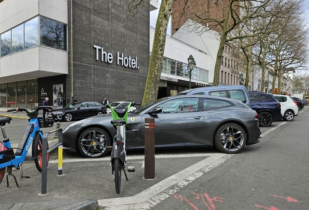 Ferrari GTC4Lusso T