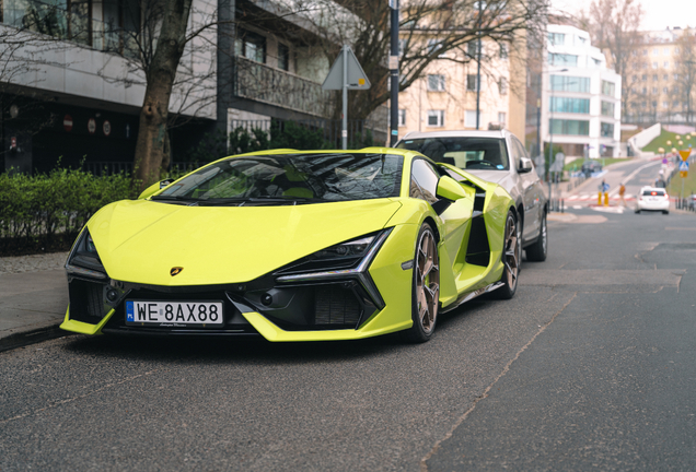 Lamborghini Revuelto