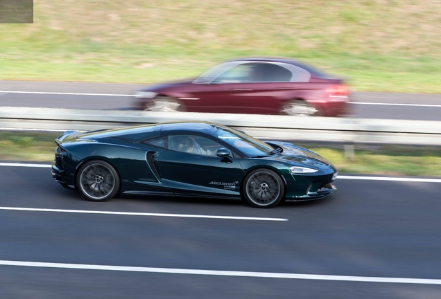 McLaren GT