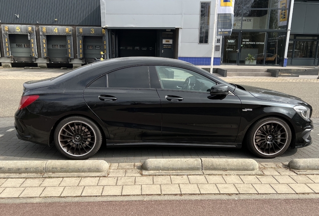 Mercedes-Benz CLA 45 AMG C117