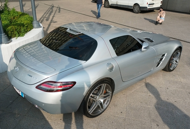 Mercedes-Benz SLS AMG