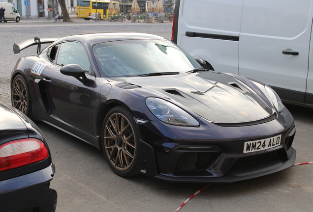 Porsche 718 Cayman GT4 RS Weissach Package