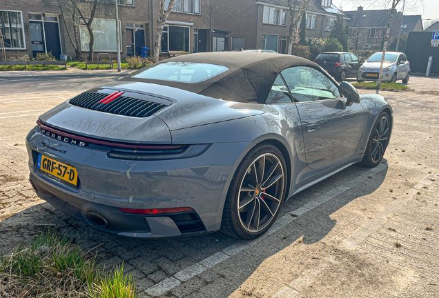 Porsche 992 Carrera 4S Cabriolet