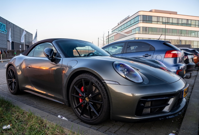 Porsche 992 Carrera 4S Cabriolet