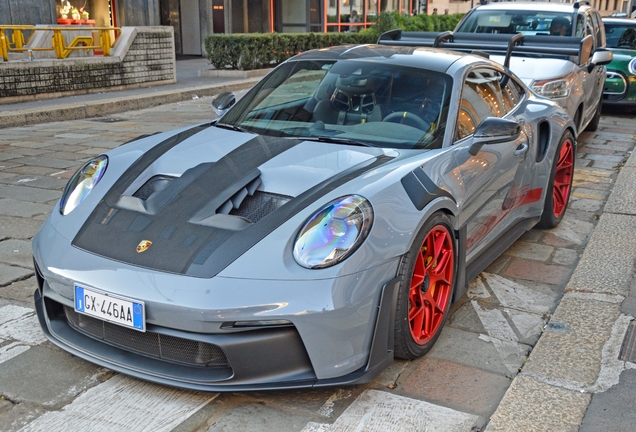 Porsche 992 GT3 RS Weissach Package
