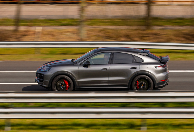 Porsche Cayenne Coupé Turbo E-Hybrid
