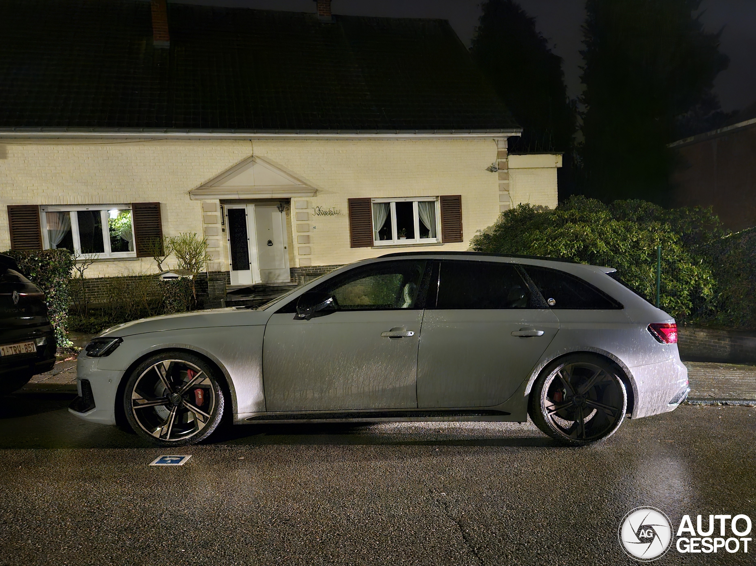 Audi RS4 Avant B9
