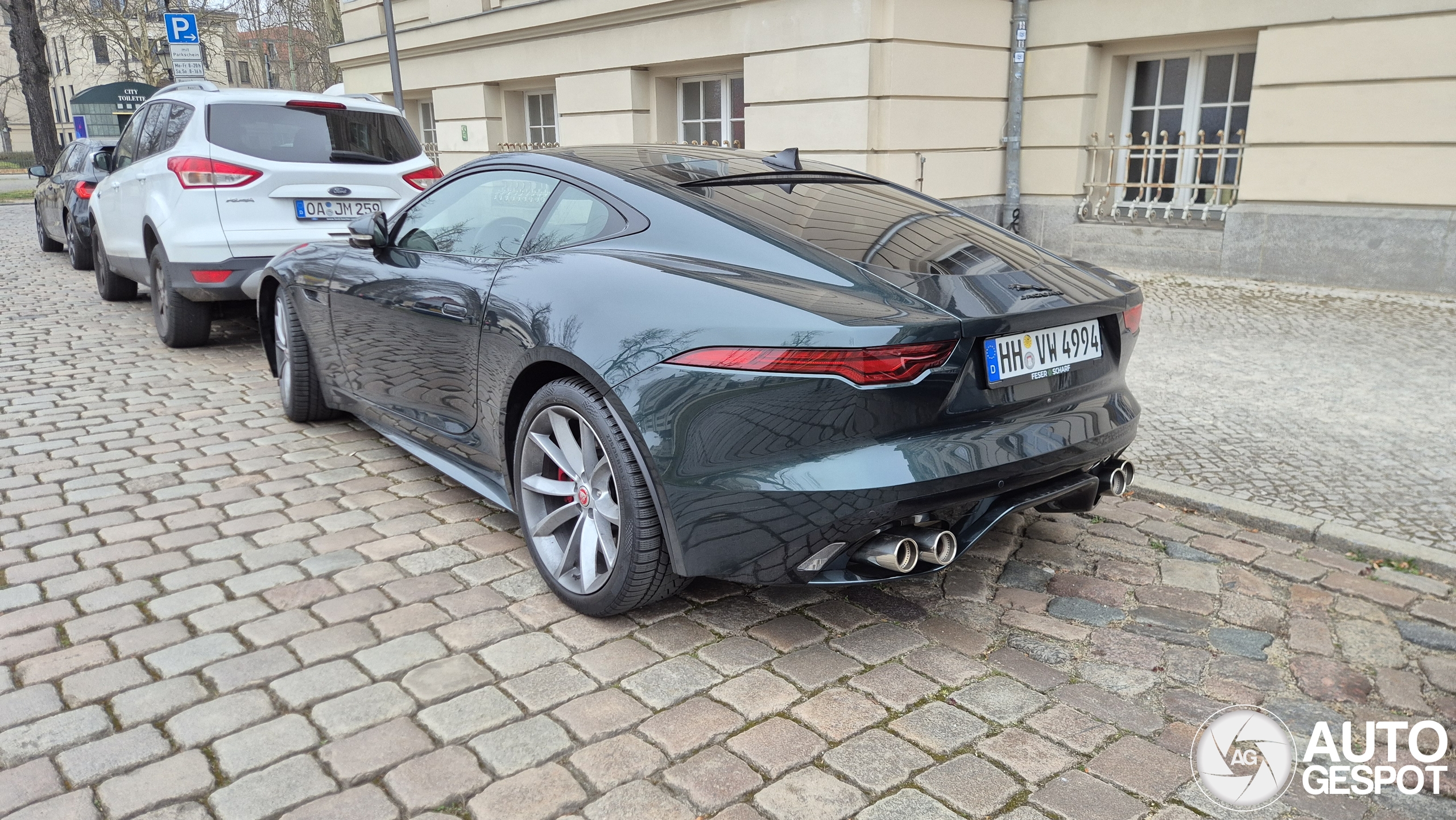 Jaguar F-TYPE P450 75 Coupé