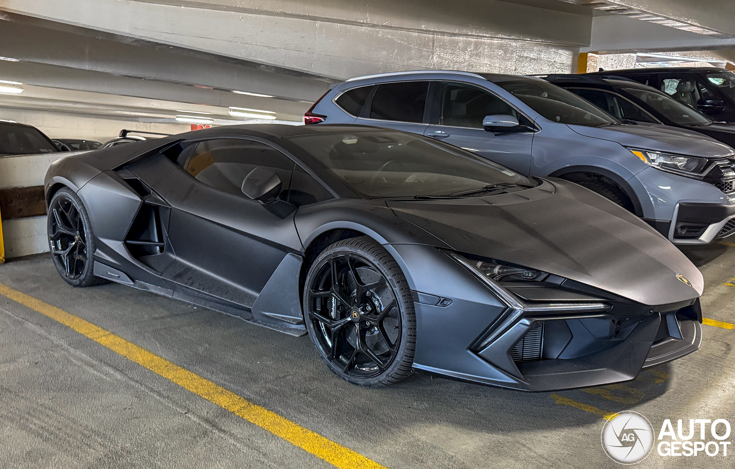 Lamborghini Revuelto