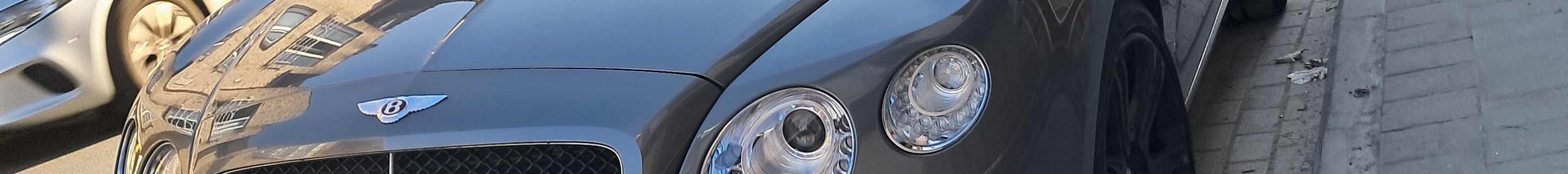 Bentley Continental GTC V8