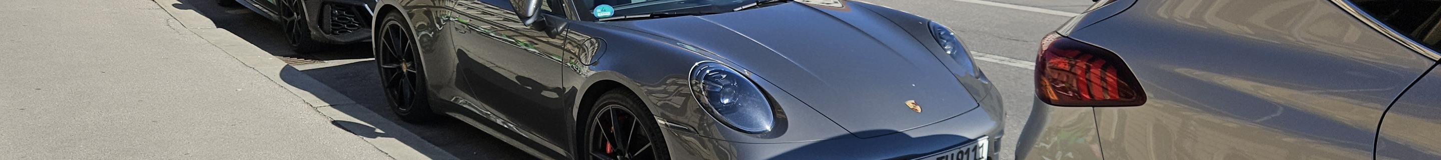 Porsche 992 Carrera 4 GTS